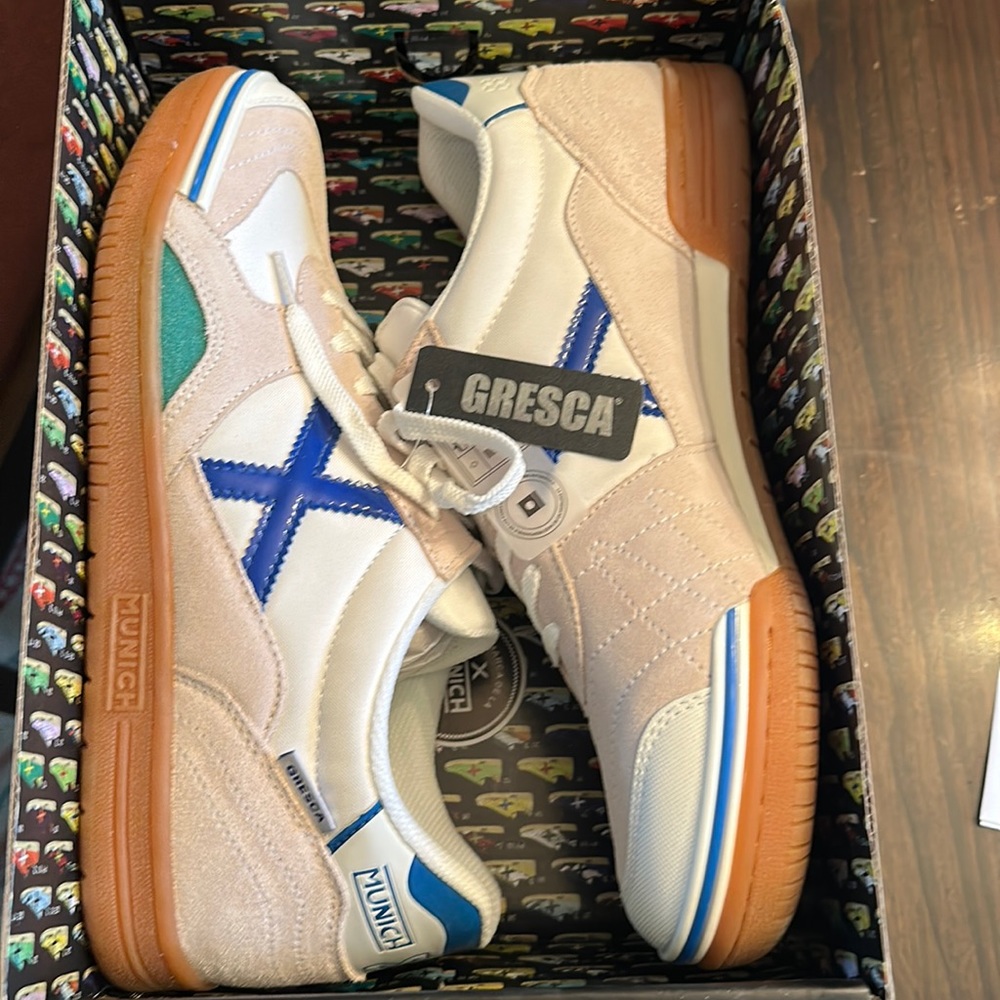 Men’s size 9.5 Gresca Munich sneakers - brand new